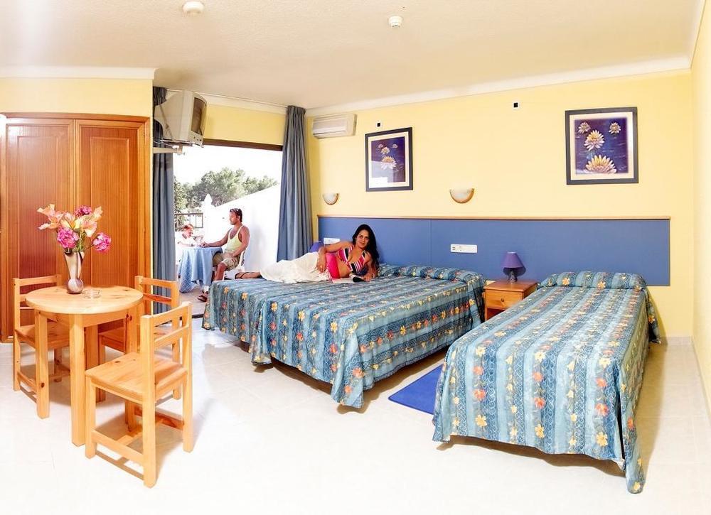 Apartamentos Sol Bay Ibiza-stad Kamer foto