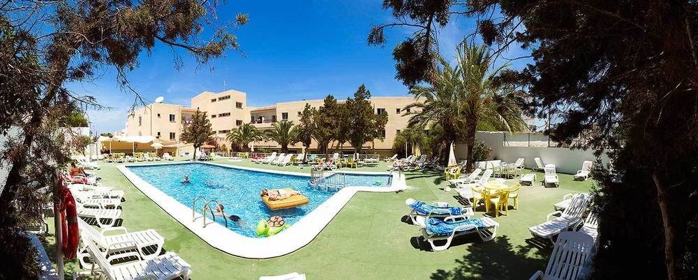 Apartamentos Sol Bay Ibiza-stad Buitenkant foto