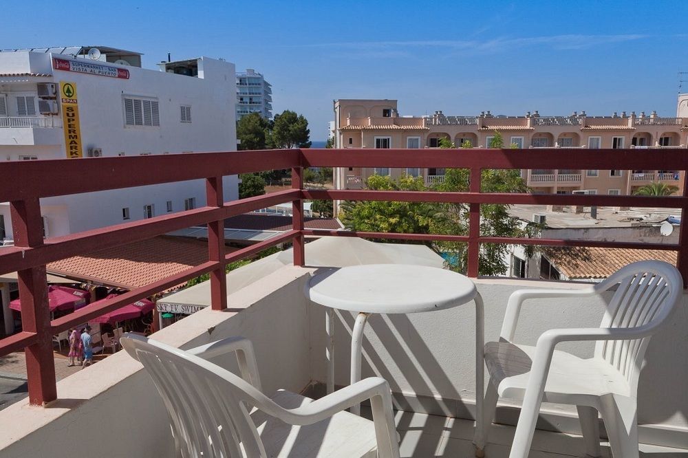 Apartamentos Sol Bay Ibiza-stad Buitenkant foto