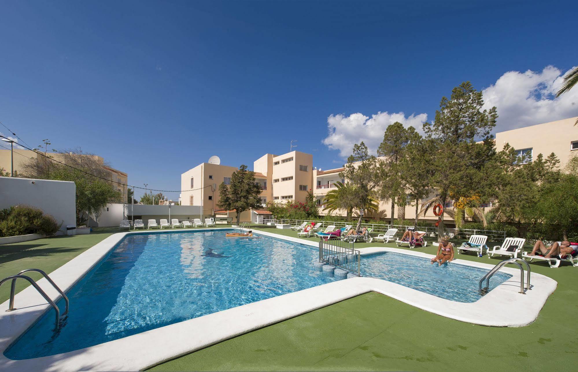 Apartamentos Sol Bay Ibiza-stad Buitenkant foto