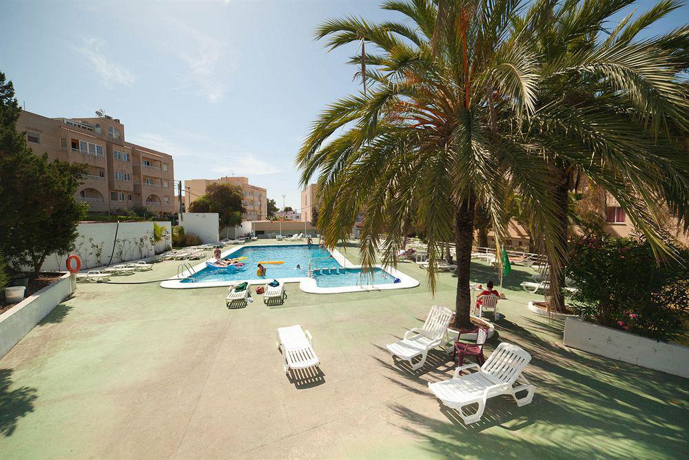 Apartamentos Sol Bay Ibiza-stad Buitenkant foto